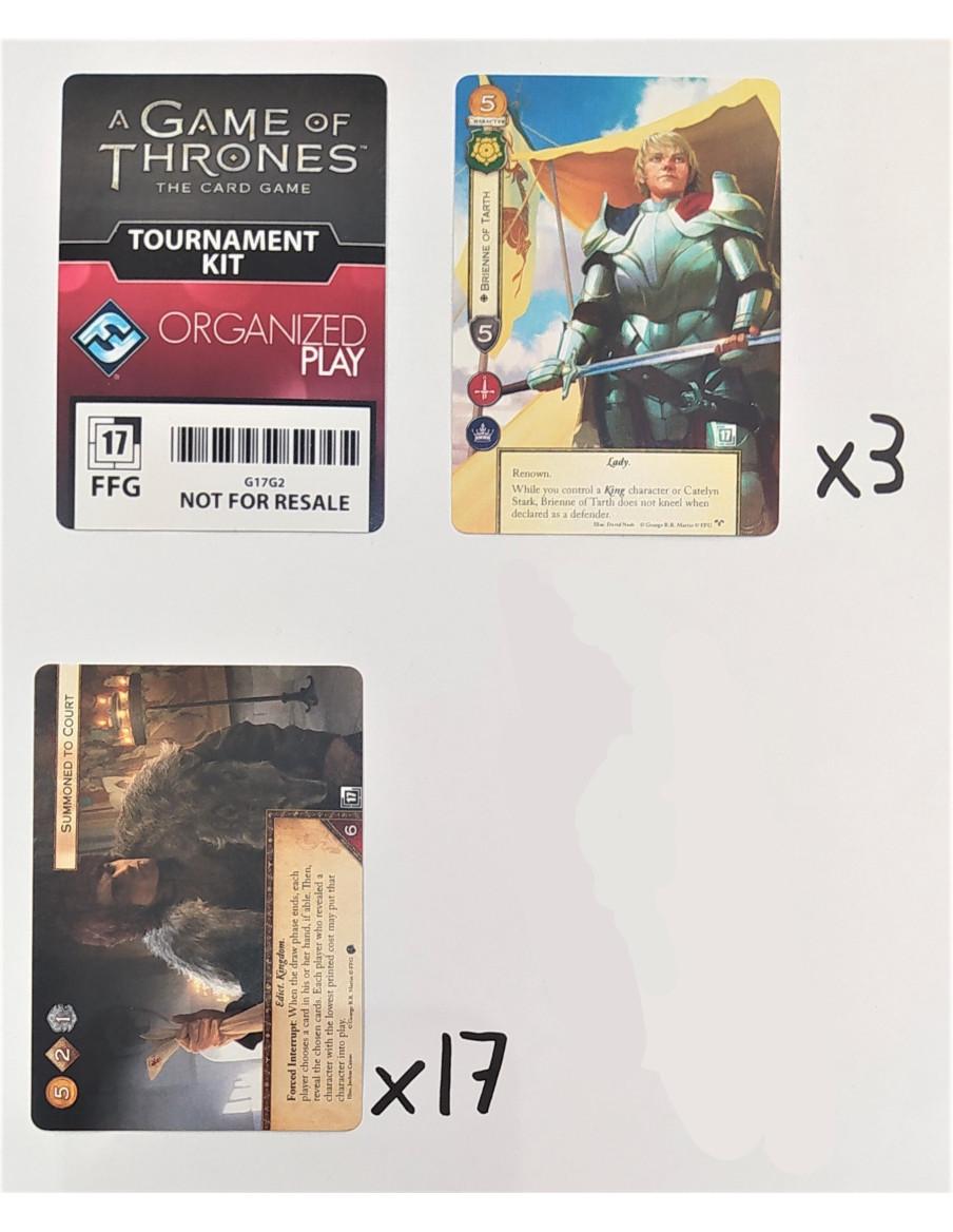 A Game of Thrones TCG - Tournament Kit Cards G17G2  - Contiene:
17 cartas básicas: Summoned to Court
3 cartas especiales: Brienn