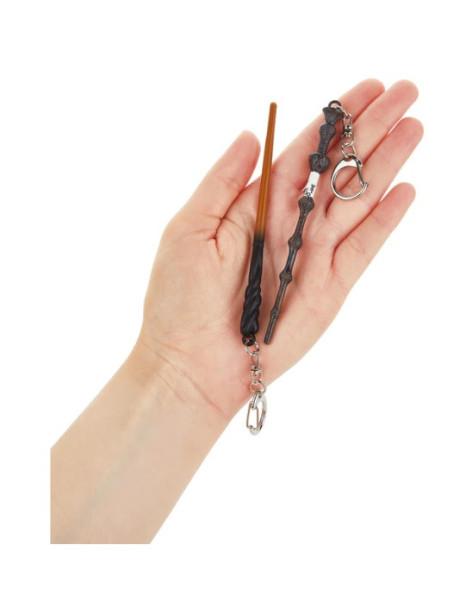 Drako Malfoy Wand Keychain. Harry Potter  - These cast-in-caliber keychains feature dazzling details and premium metal alloy tha 2