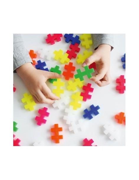 Cubo BIG Neon Mix 100 pcs  - ¡Juego libre con 100
piezas de colores!

Este set de juego fomenta la creatividad y
habilidades mot 2