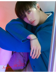STRAY KIDS - Dicon Volume Nº21 Summer Krazy (A Type) Bang Chan Version  - 
Contenido
1 Dicon Magazine (200 pages)
1 Playlist Boo