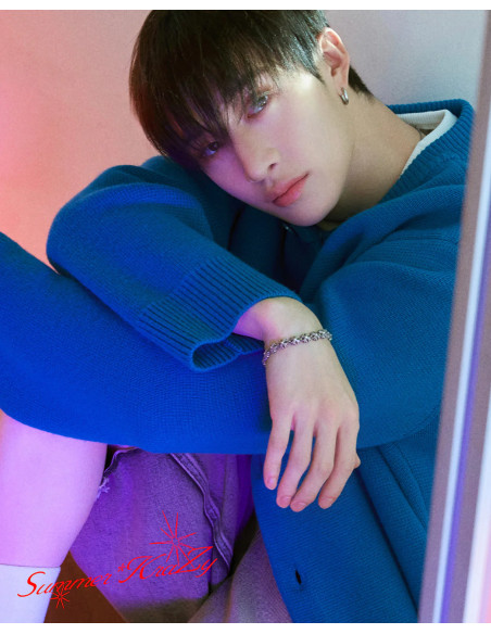 STRAY KIDS - Dicon Volume Nº21 Summer Krazy (A Type) Bang Chan Version  - 
Contenido
1 Dicon Magazine (200 pages)
1 Playlist Boo