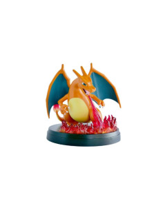 Figura Charizard Ex. Con Expositor De Carta.  - Figura de Charizard Super Premium Collection: No incluye caja original solo la f 2